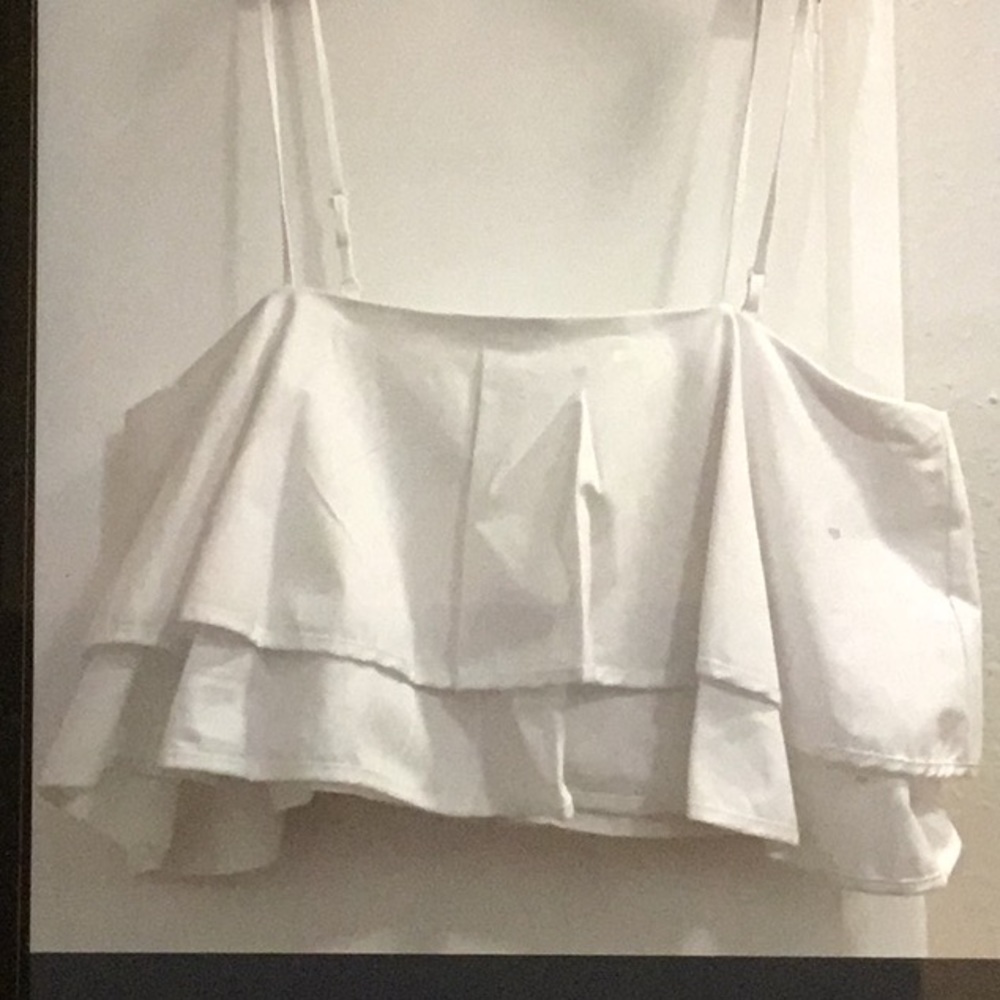 GIANNI. BINI. CROP TOP